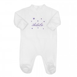 Pyjama bébé brodé avec des cœurs