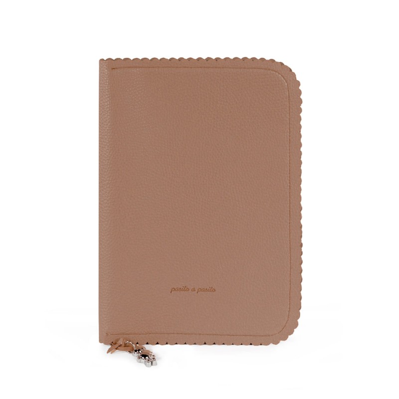 Pasito a Pasito Protège carnet de santé Icon Caramel – Camel